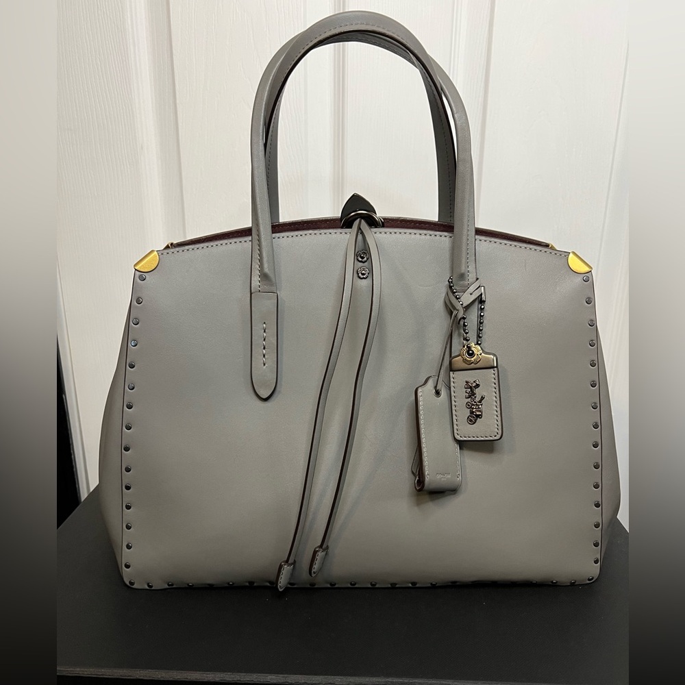 Coach 1941 Cooper Carryall with Boarder Rivets